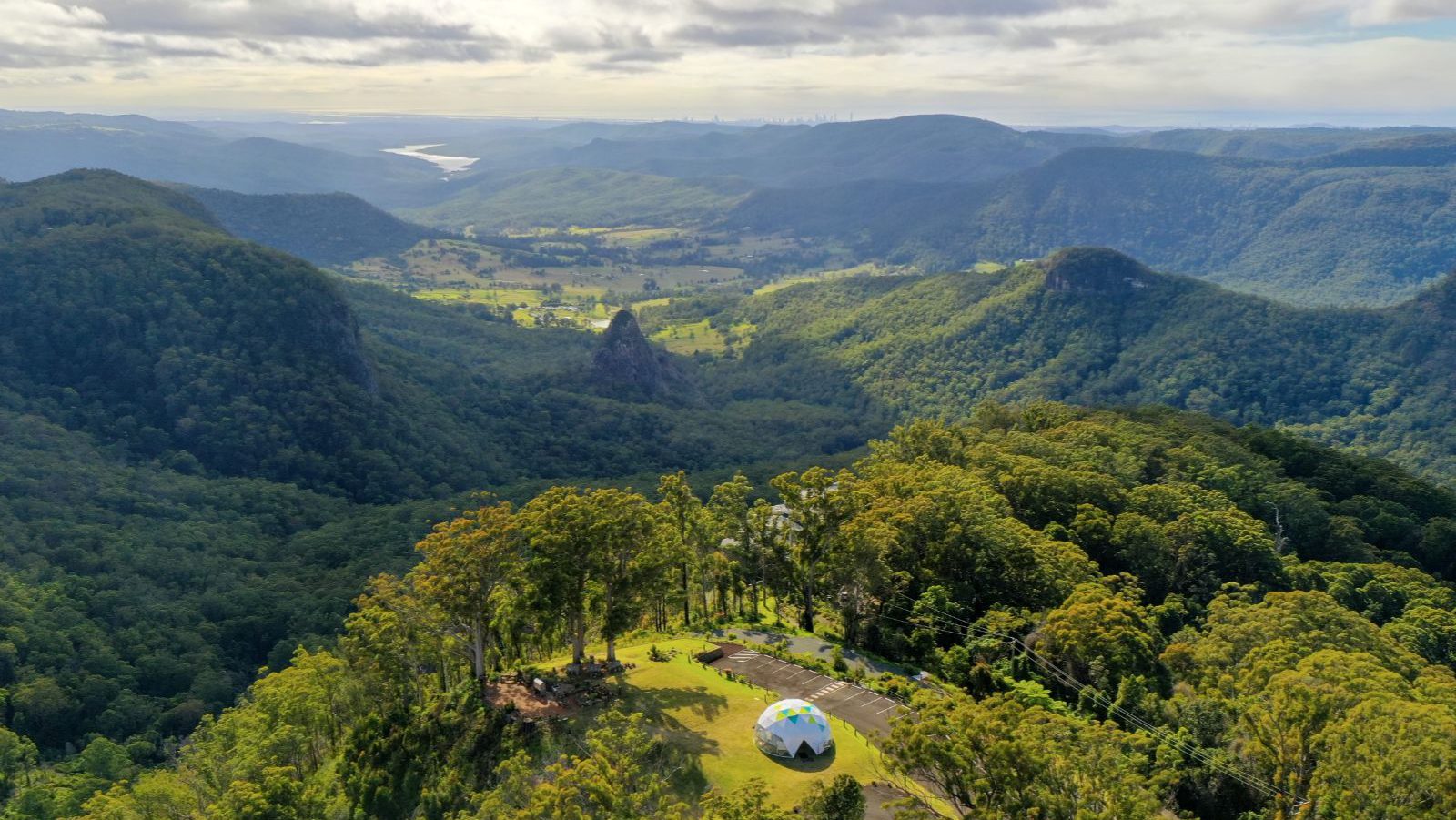 Rondreis Australië, Lamington National Park, Bovenaanzicht van groene bergen, Tourism Australia