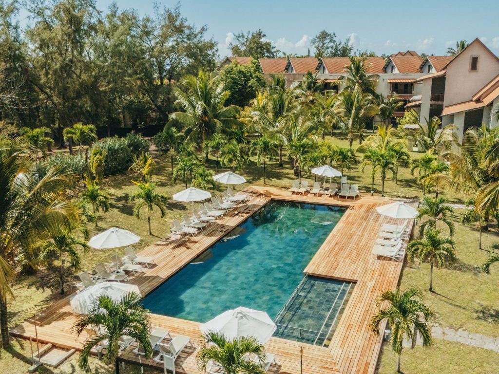Rondreis Mauritius, Belle Mare, Crystals Beach Resort Belle Mare, zwembad