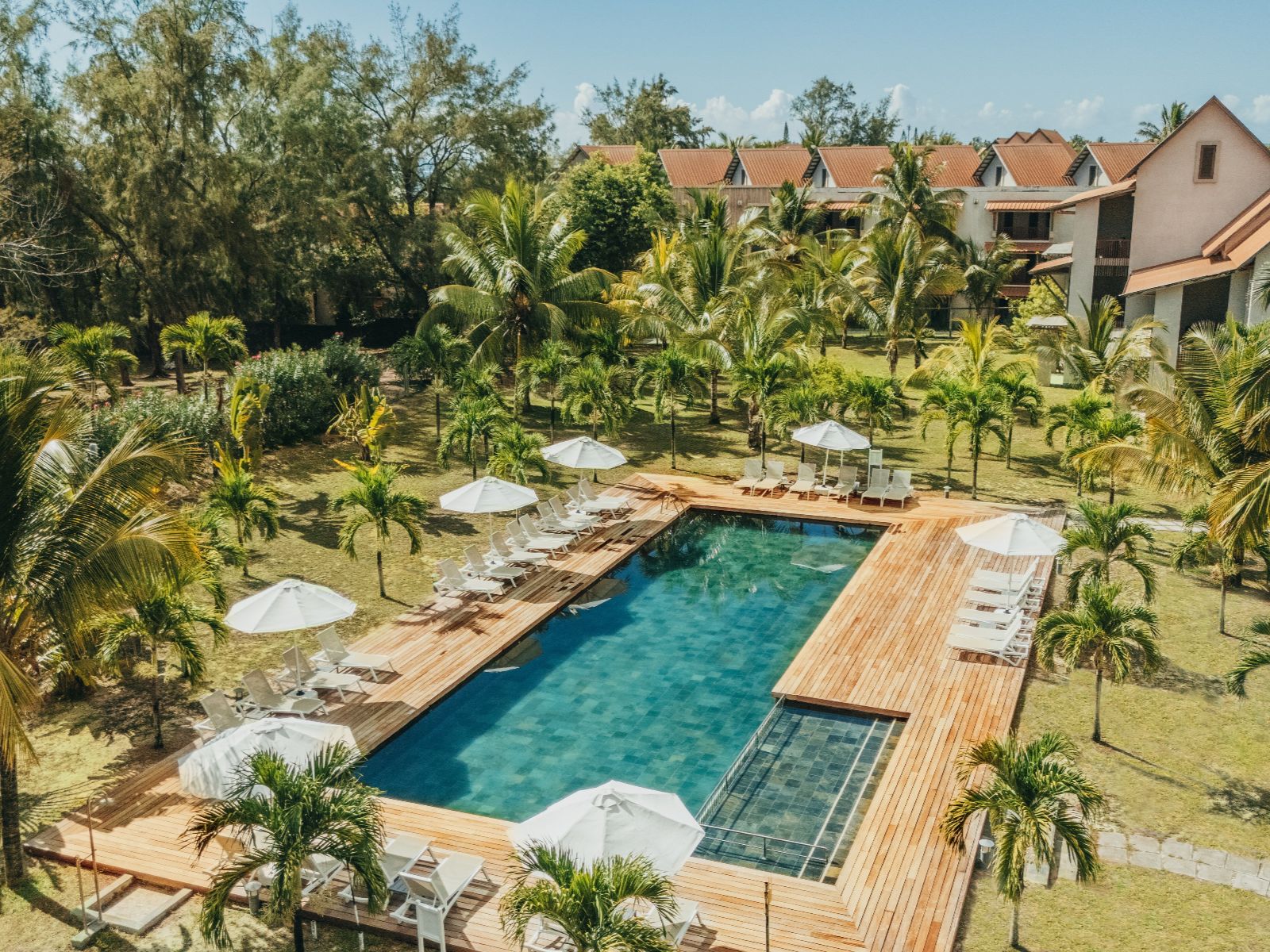 Rondreis Mauritius, Belle Mare, Crystals Beach Resort Belle Mare, zwembad