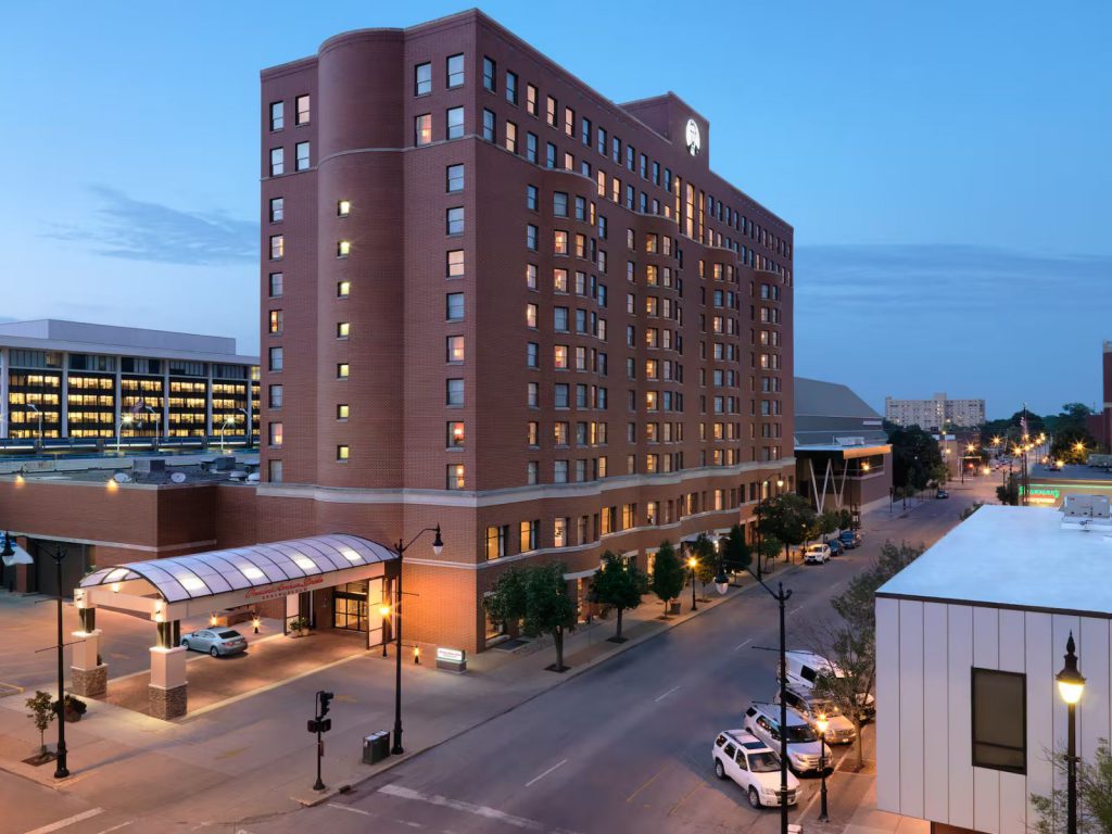 Rondreis Amerika, Springfield Illinois, President Abraham Lincoln Springfield Doubletree, buitenaanzicht