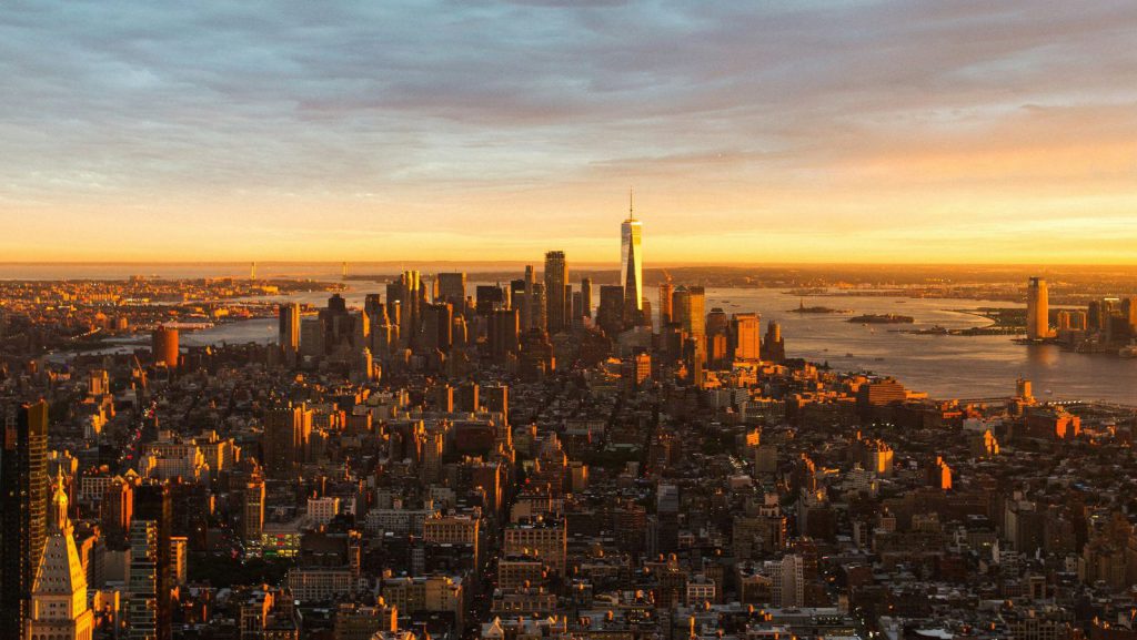 Rondreis Amerika, New York, Stad van boven met zonsondergang