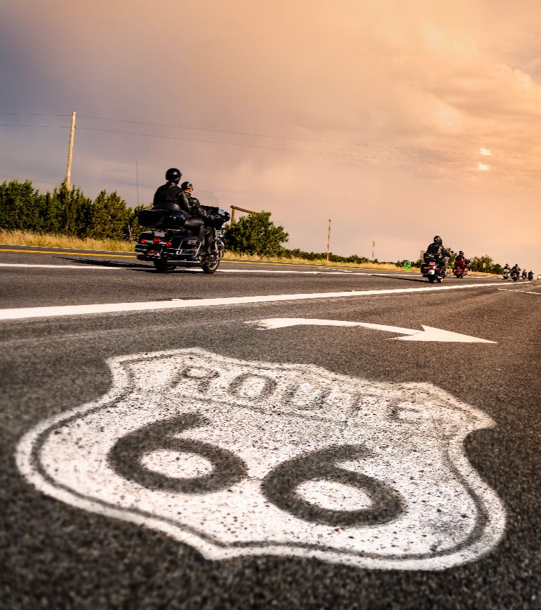 Rondreis Amerika, Route 66, motorrijders met Harley over route 66 uitgelicht