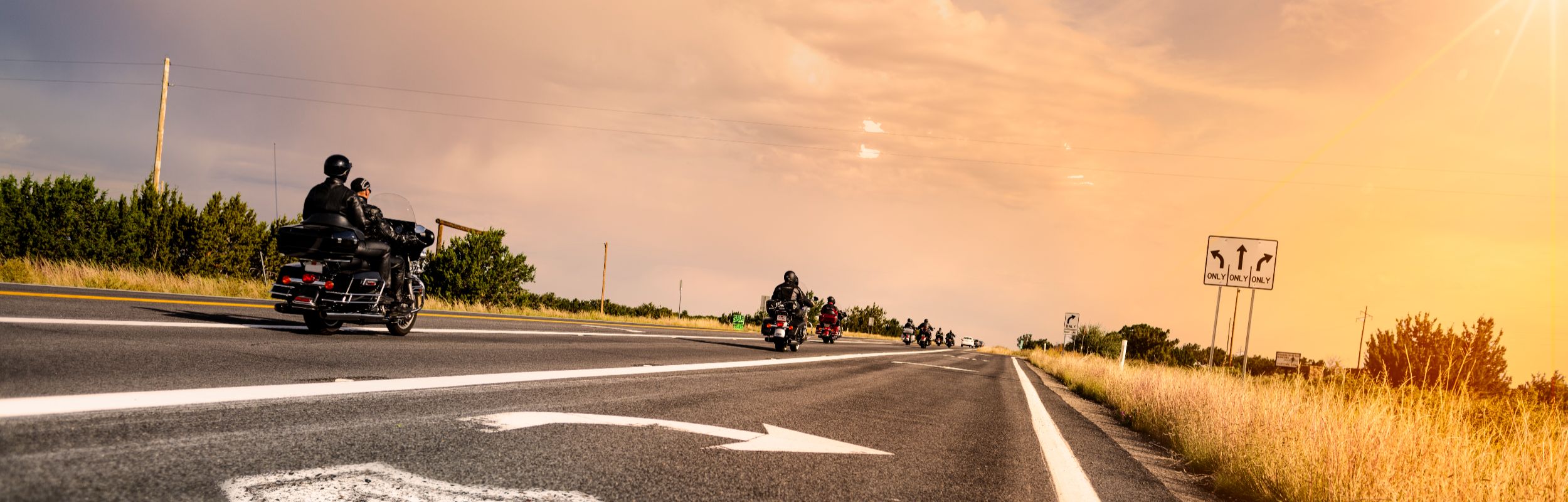 Rondreis Amerika, Route 66, motorrijders met Harley over route 66 header