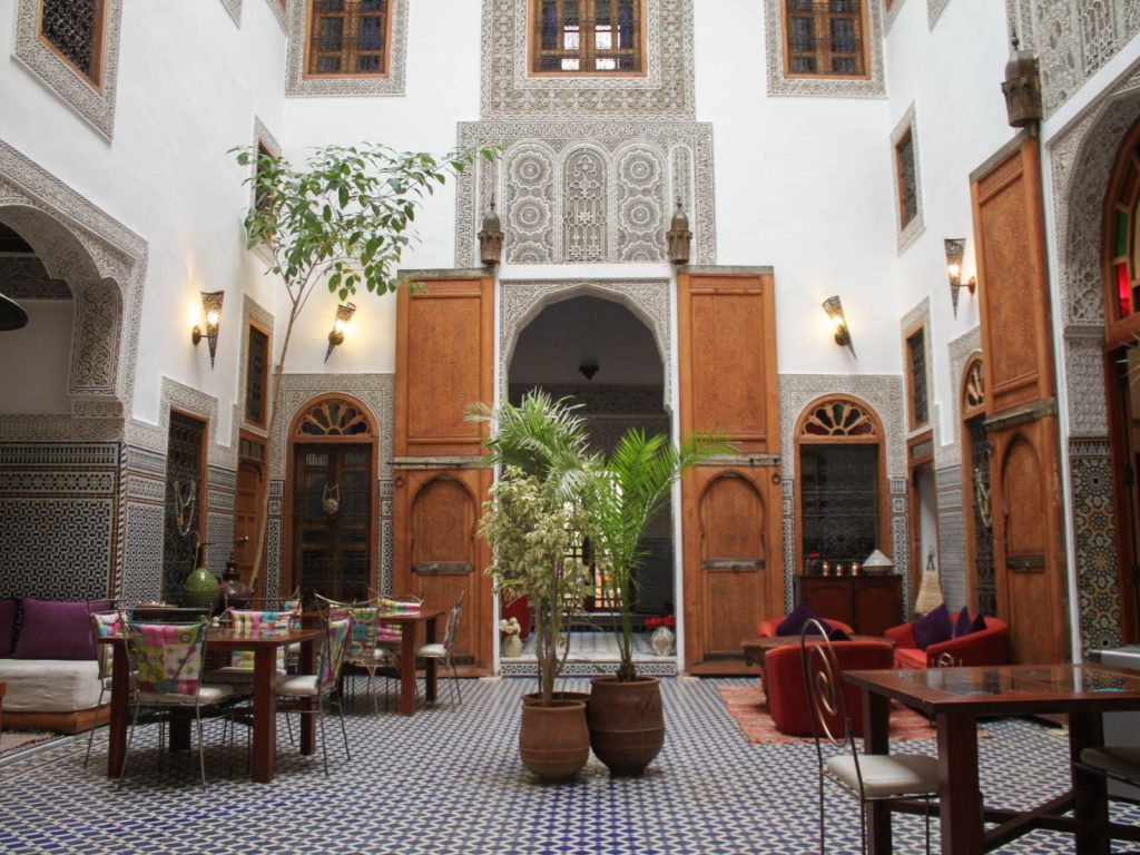 Rondreis Marokko, Fès, Riad La Clé de Fès, zitgedeelte lobby