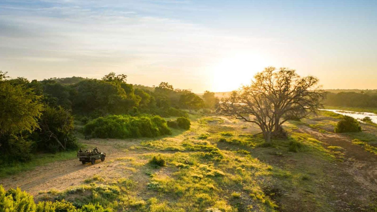 Rondreis Zuid Afrika, Wild River Nature Reserve, Game drive tijdens zonsondergang