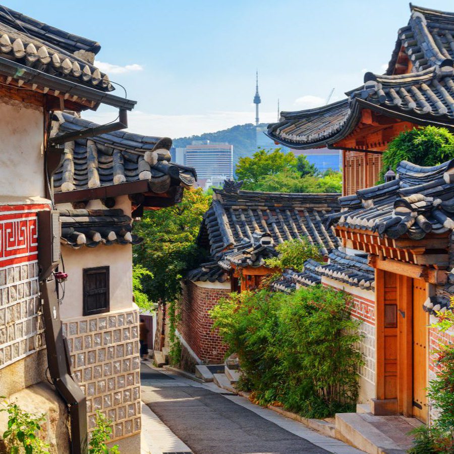 Rondreis-Zuid-Korea-Seoul-Bukchon-Hanok-Village-traditionele-hanok-huizen-in-straat
