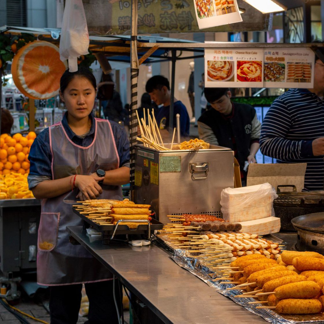Rondreis-Zuid-Korea-Seoul-de-wijk-Myeongdong-streetfood