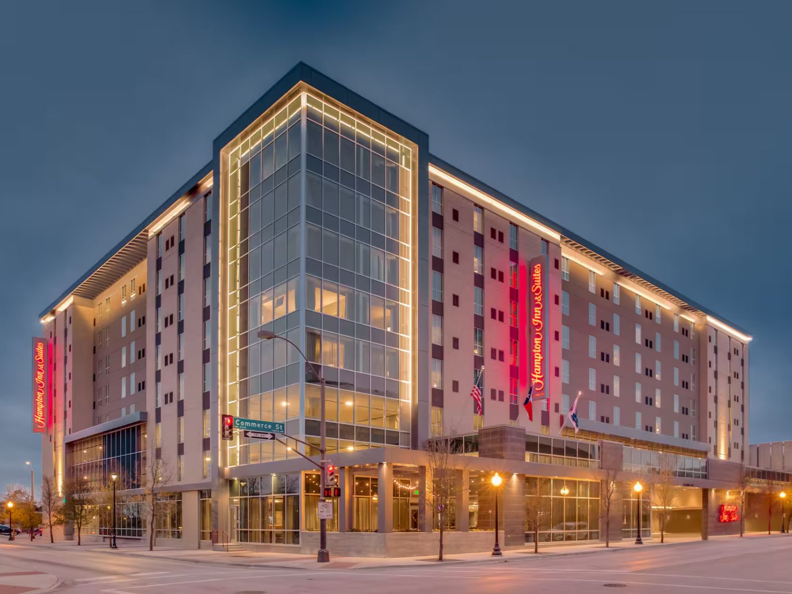 Rondreis Amerika, Forth Worth, Hampton Inn & Suites Fort Worth Downtown, buitenaanzichrt accommodatie