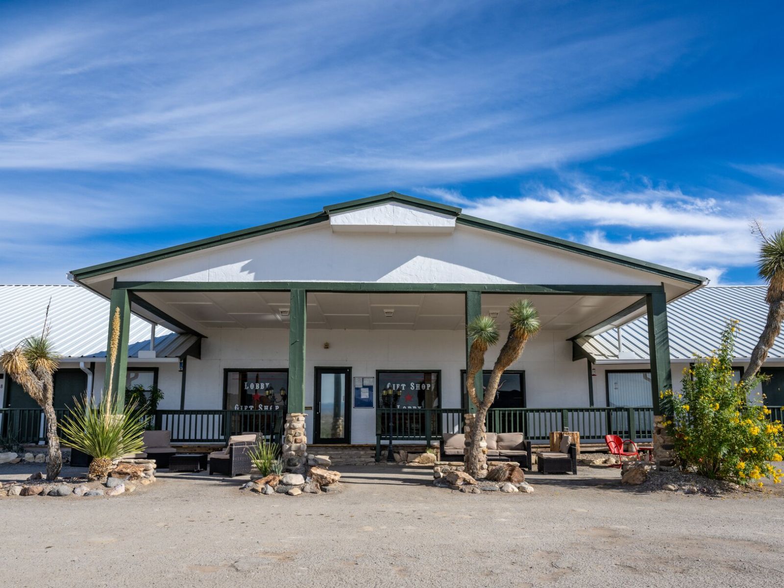 Rondreis Amerika, Terlingua, Big Bend Station, vooraanzicht accommodatie