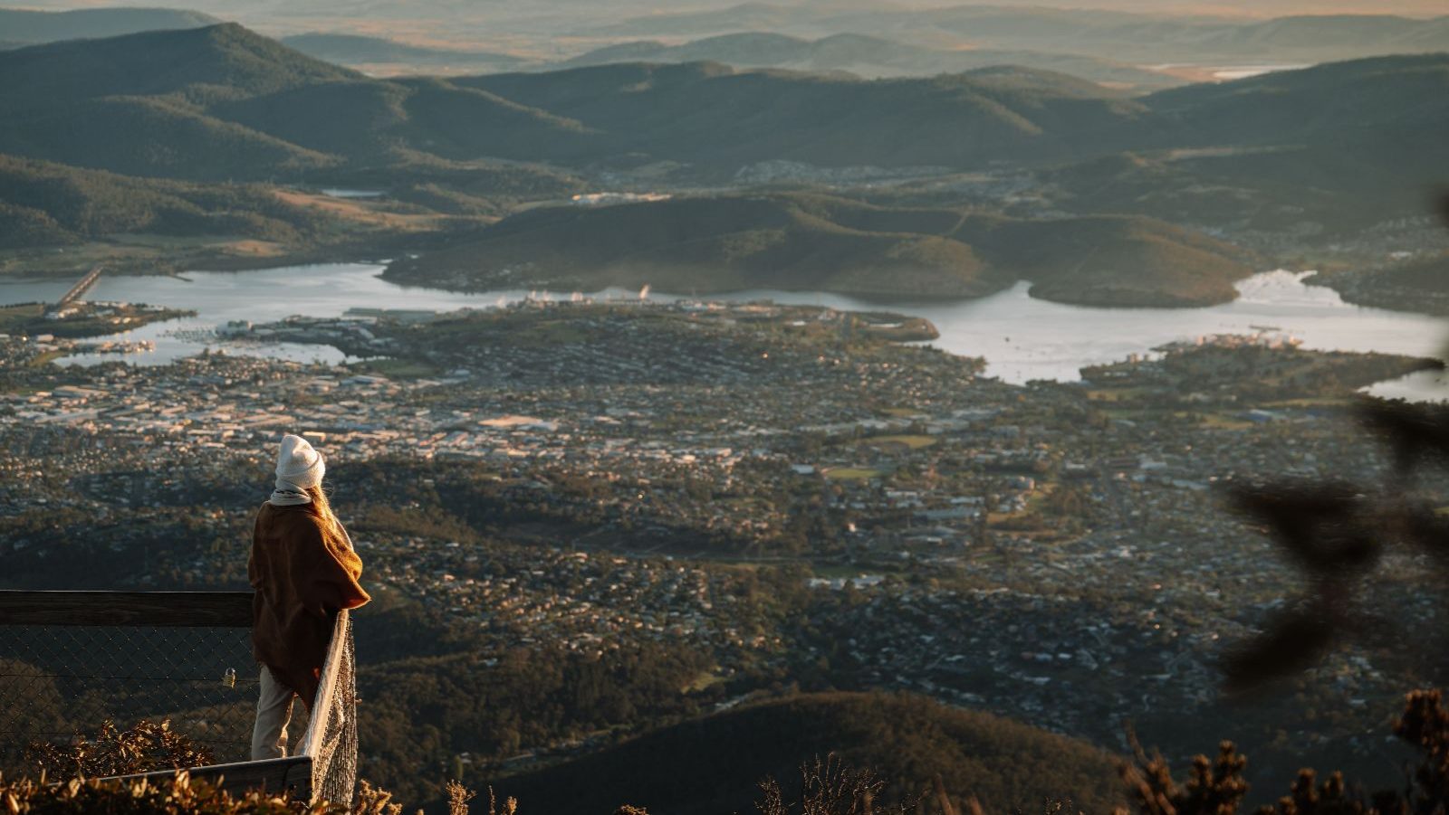 Rondreis Australië, Hobart, Excursie Tasmaanse Wildernis, uitzicht van Mount Wellington ,Tourism Australia Asset Hub