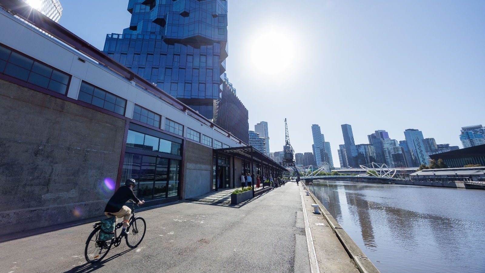 Rondreis Australië, Melbourne, Excursie Fietstour Melbourne, fietser in Melbourne, Tourism Australia Asset Hub