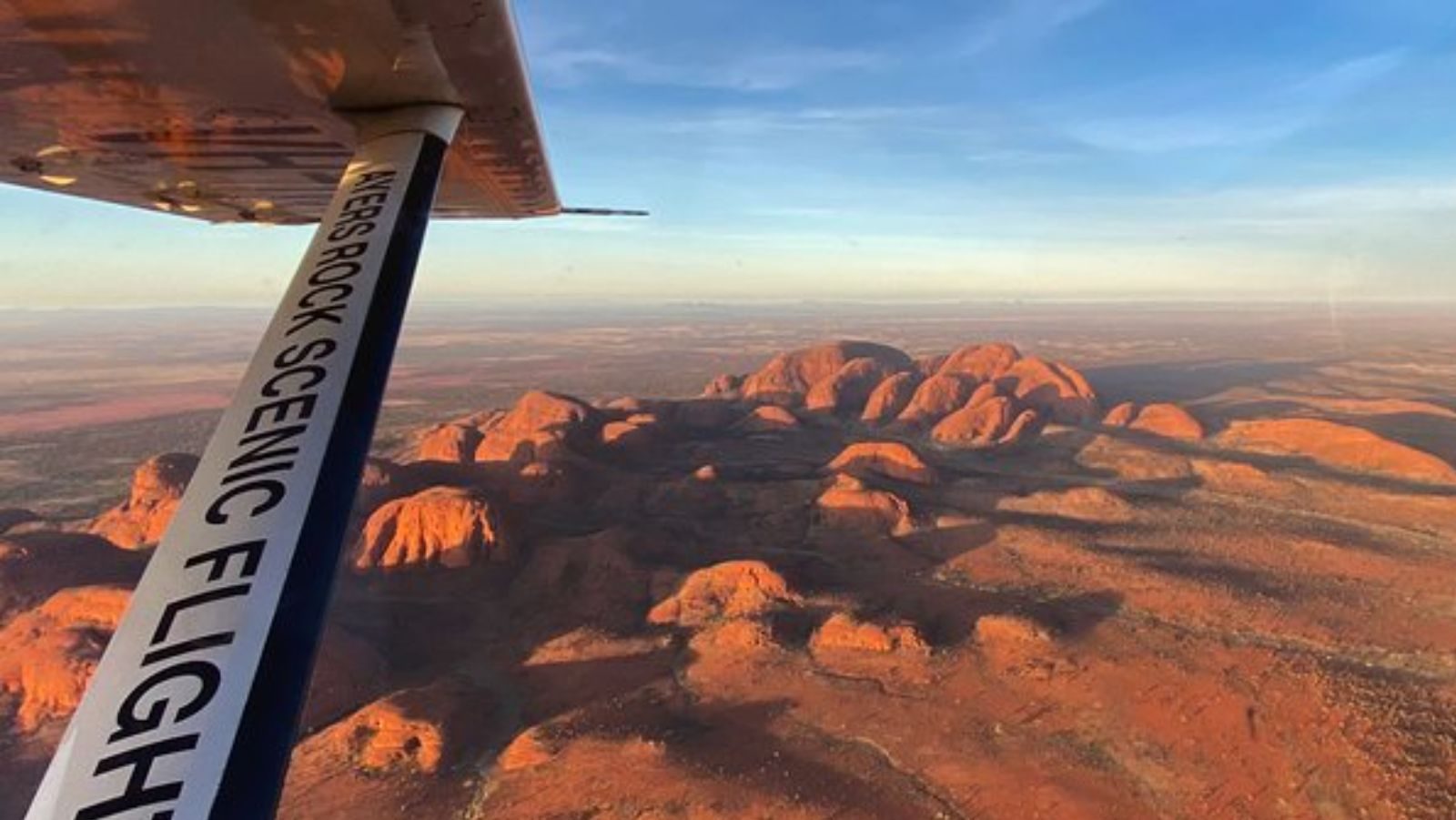 Rondreis Australië, Uluru, Excursie vlucht langs Uluru - Ayers Rock, Uitzicht vanuit het vliegtuig