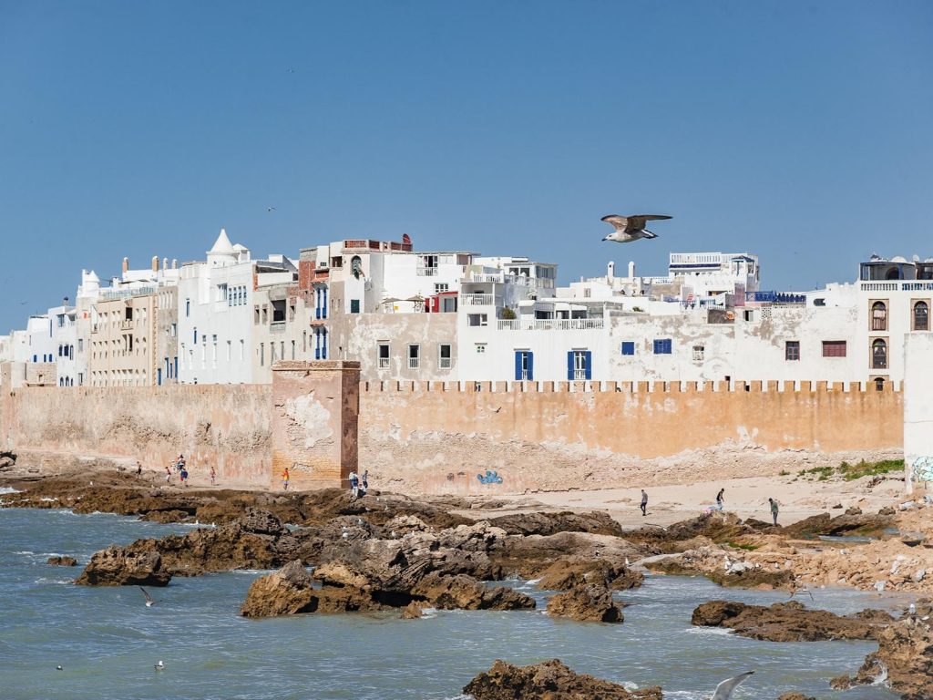 Rondreis Marokko, Essaouira, zee en stad uitzicht