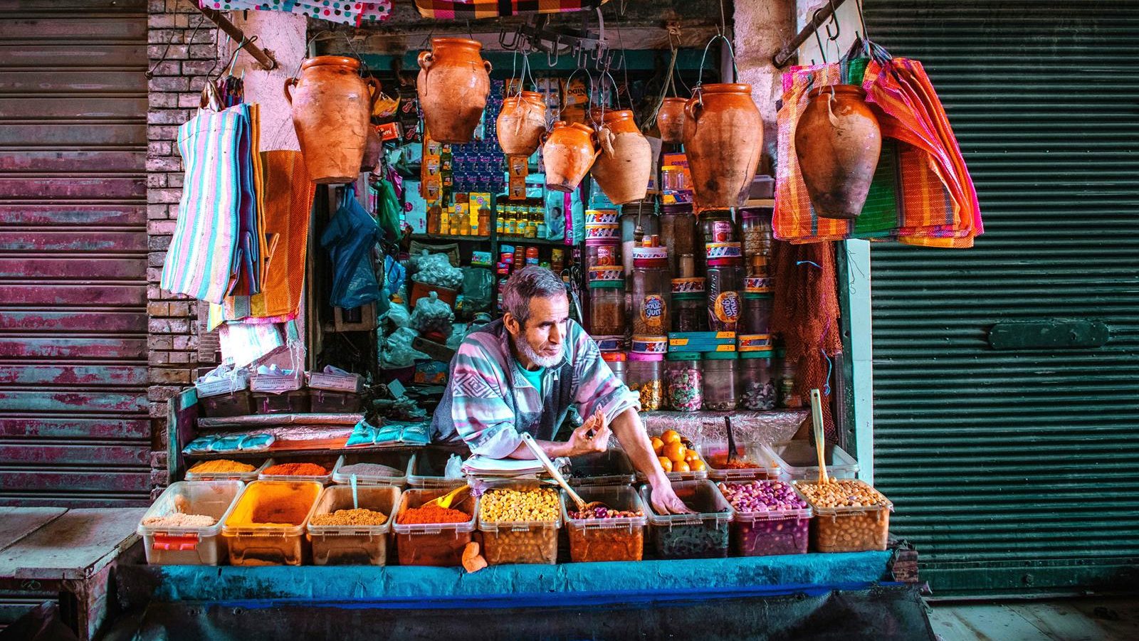 Rondreis Marokko, Fez, stadstour, markt man