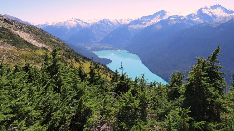 Rondreis Canada, Whistler, uitzicht over meer en bergen