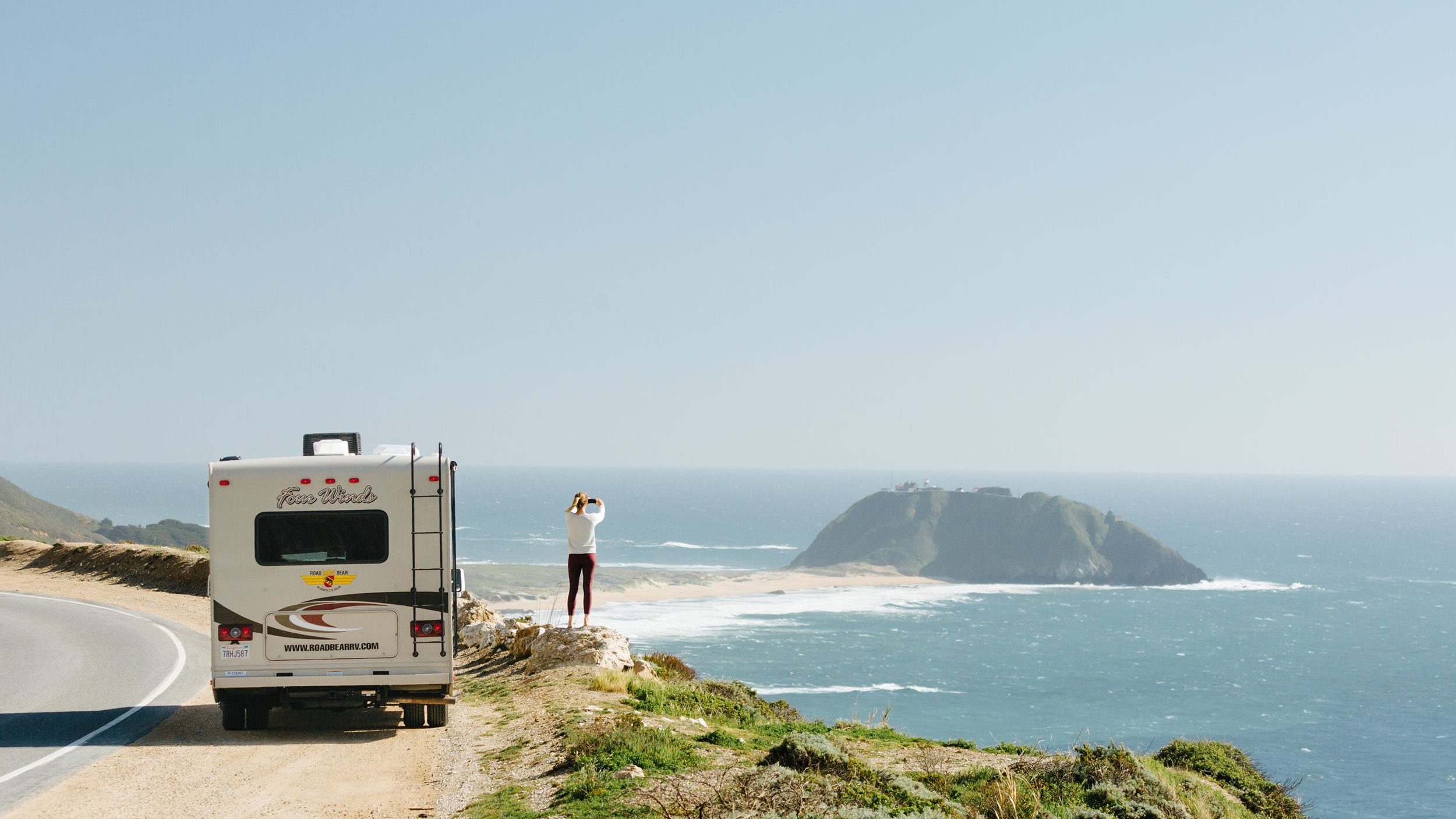 Rondreis Amerika, Camper roadbear met uitzicht over oceaan
