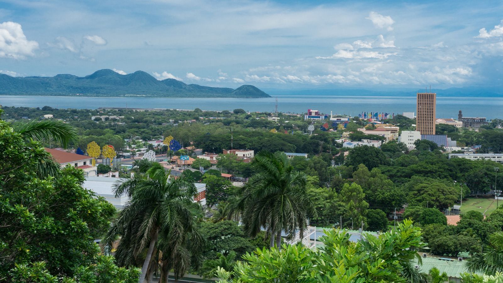 Rondreis-Nicaragua-Managua-stadsoverzicht-aspect-ratio-1000-563